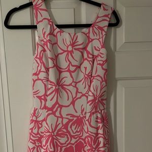 Pink/white Lilly Pulitzer dress. Size small.